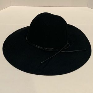 NWT FOREVER 21 Black Floppy Hat